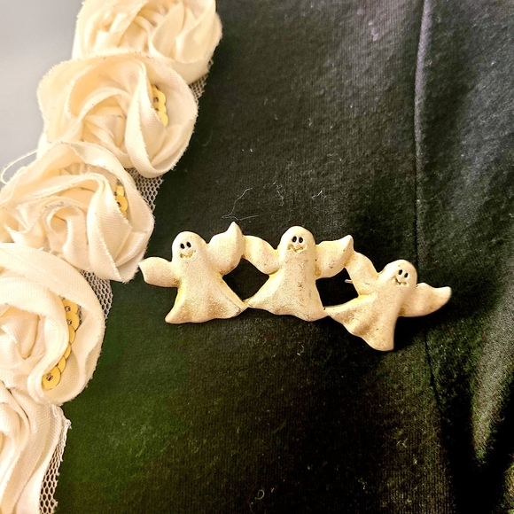 3 Ghost Brooch - Picture 3 of 6